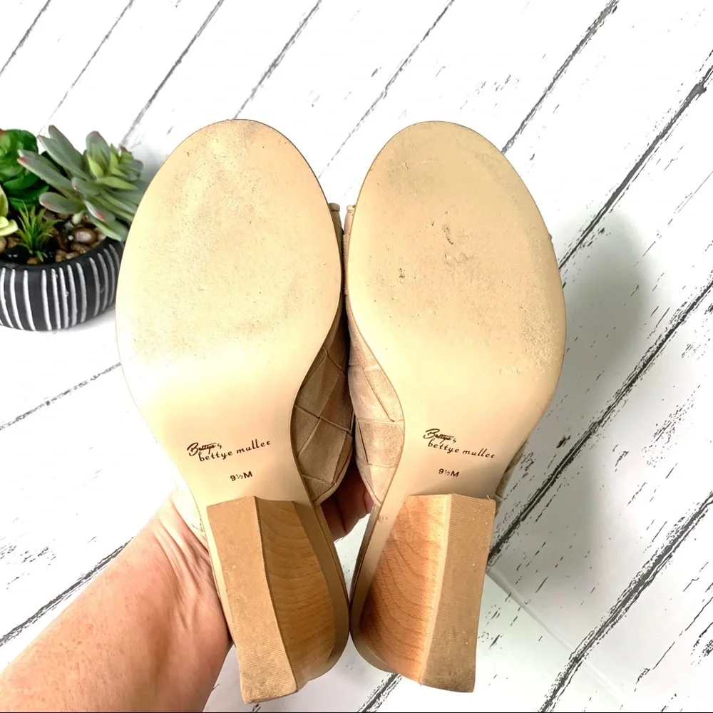 BETTYE BY BETTYE MULLER Chunky Block Heel Woven Tan Suede Mules, 9.5 - Picture 7 of 9